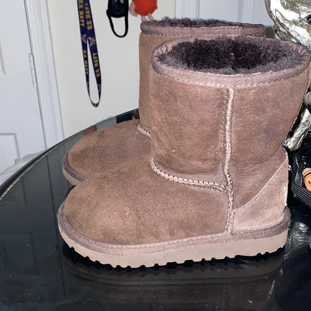 Brown uggs